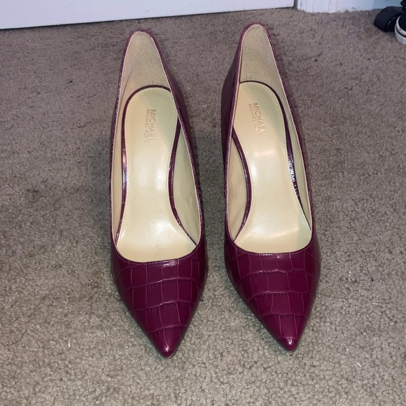 Michael korsRunway Croc-Embossed Leather Pump new without tags - Picture 1 of 8